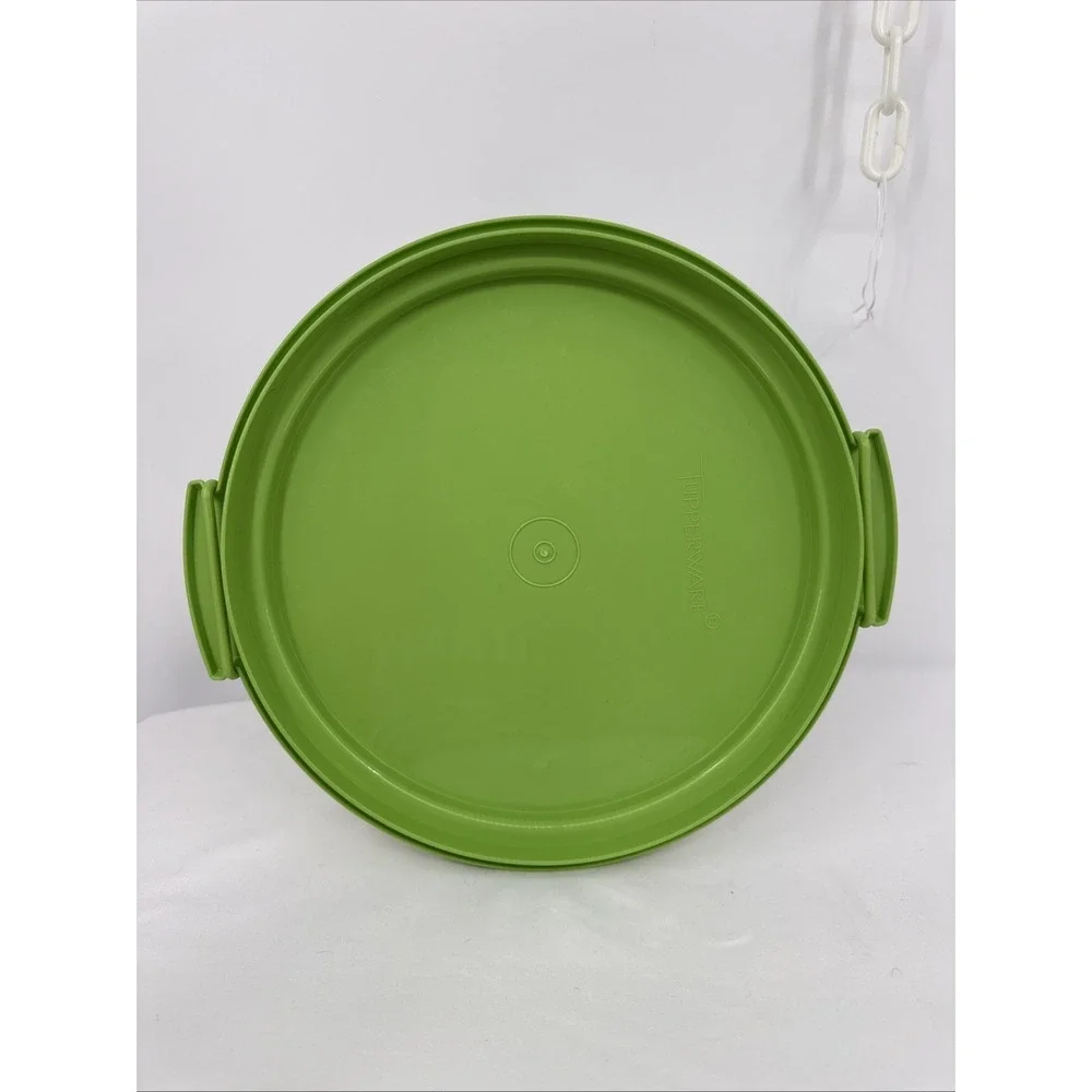 Tupperware cake carrier lime green / white Tupperware w/ handle 683 684 624